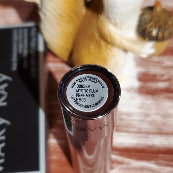 Mystic Plum True Dimensions Lipstick - Discontinued - Picture 2 of 10